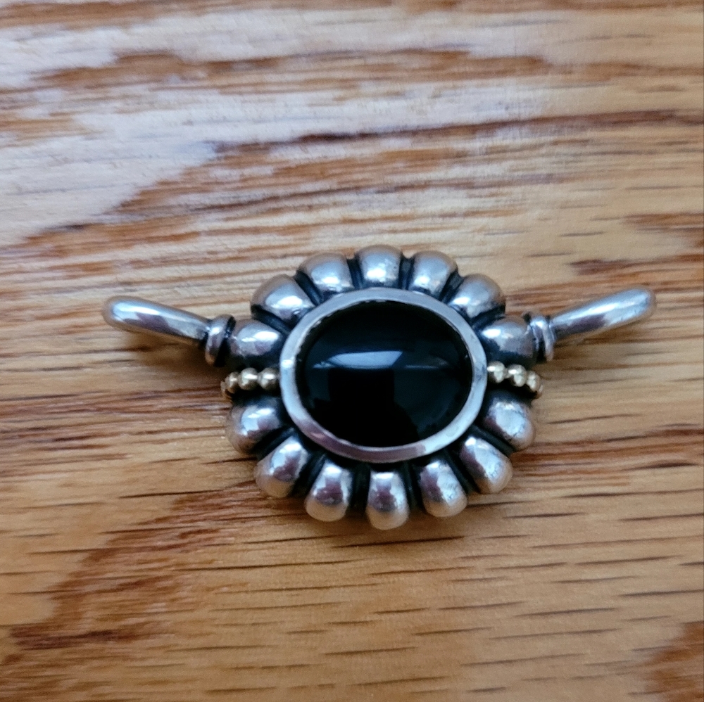 LAGOS Caviar 925 750 With Onyx Pendant